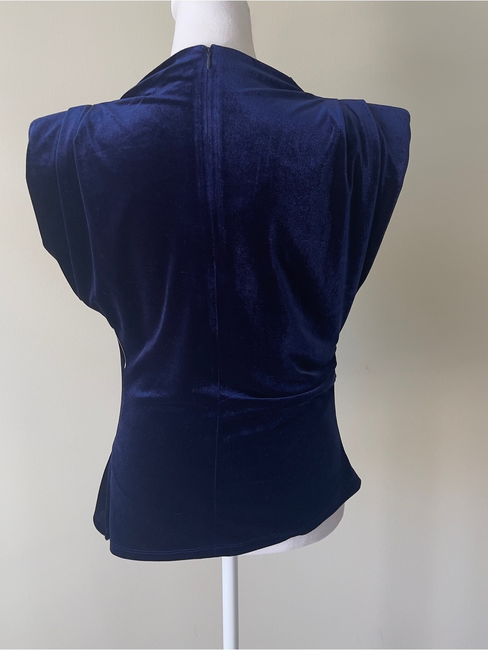 Astr the label Deep Navy Velvet Draped Asymmetric Cap-Sleeve Top NWOT in Medium - Picture 3 of 9